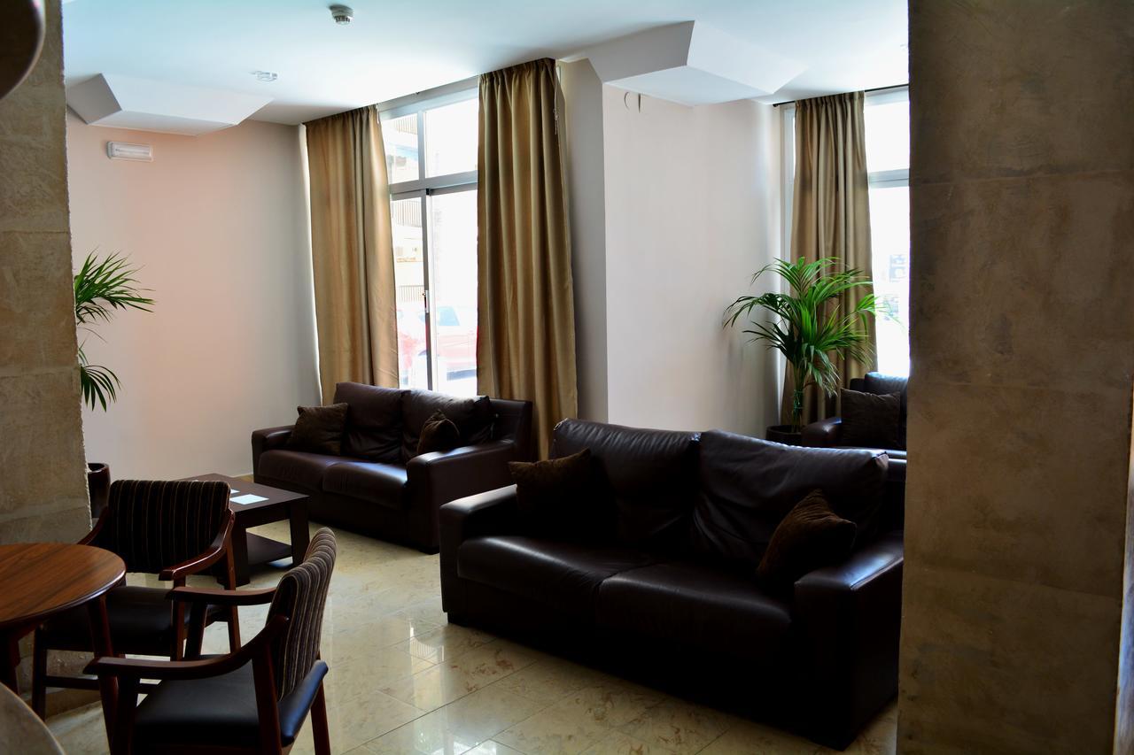 Hotel L'Escala Кульера Экстерьер фото